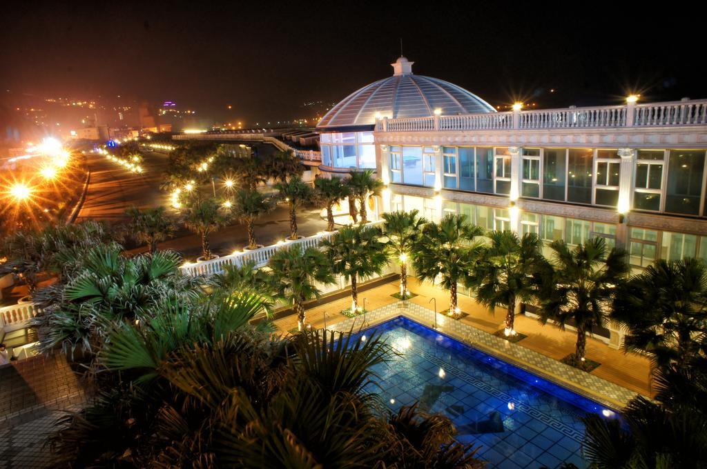 White House Hot Spring Beach Resort Wanli Buitenkant foto